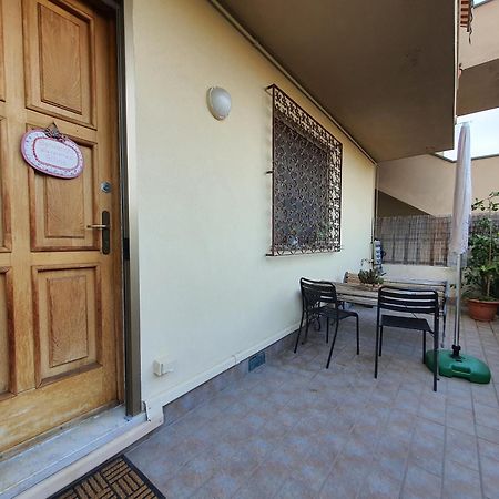 La Casetta Di Silvia Mommio Exteriér fotografie