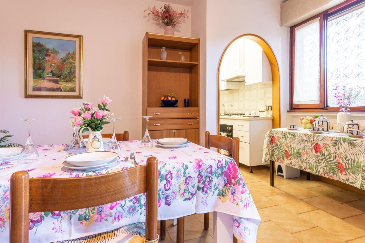 La Casetta Di Silvia Mommio Exteriér fotografie